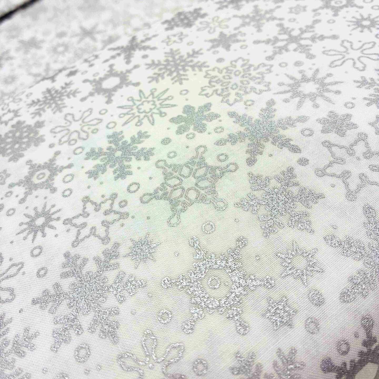 Bavlnená látka silver flakes metallic